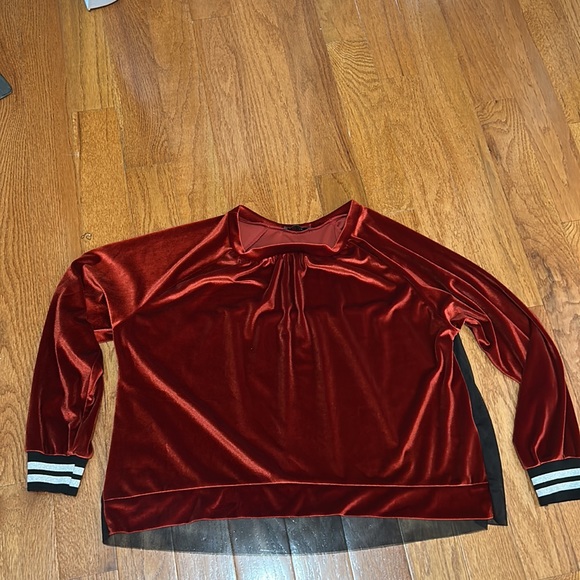 GIOIA VELVET TOP CROPPED LONG SLEEVES LACED BACK IN SIZE MEDIUM - Picture 8 of 9